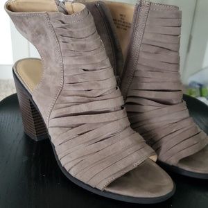 Shoes - Heels
